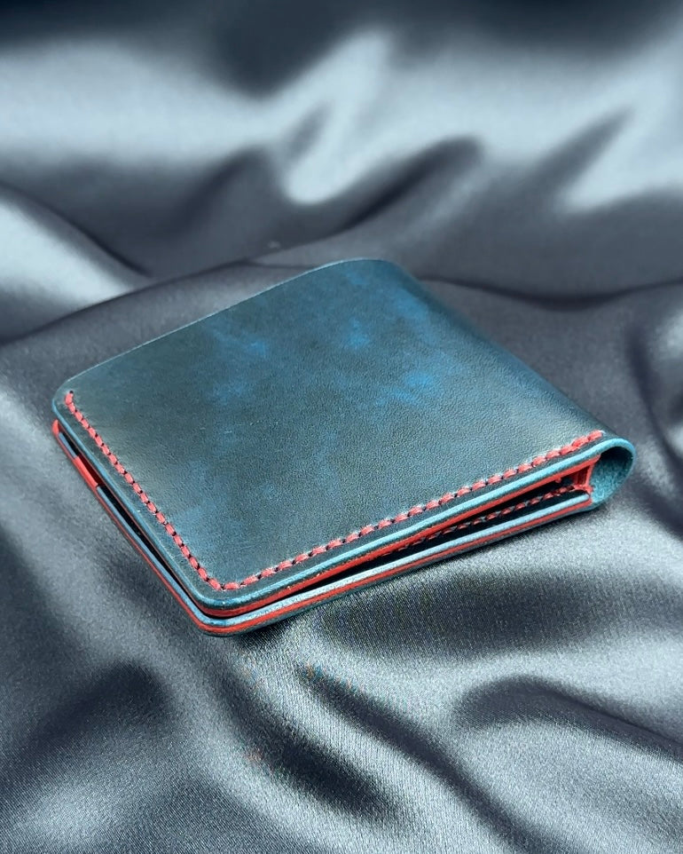bifold leather wallet closed front view URBAN model