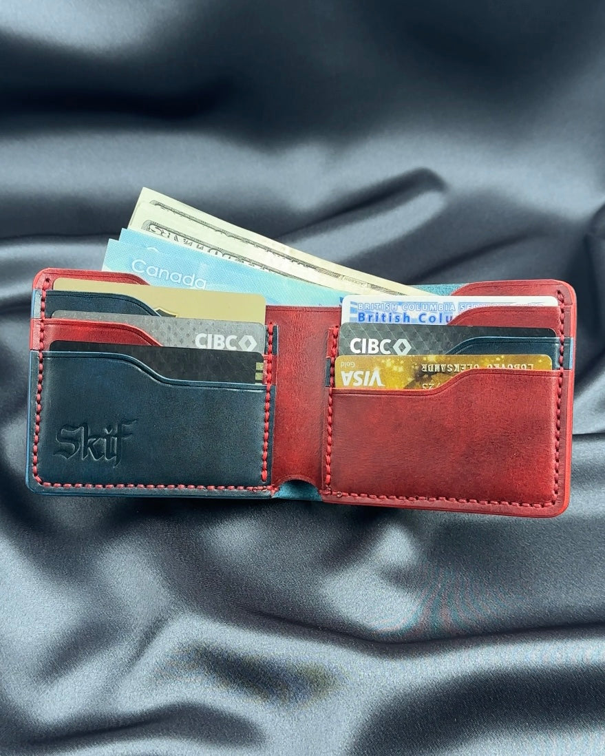 bifold leather wallet with cards and cash URBAN model
