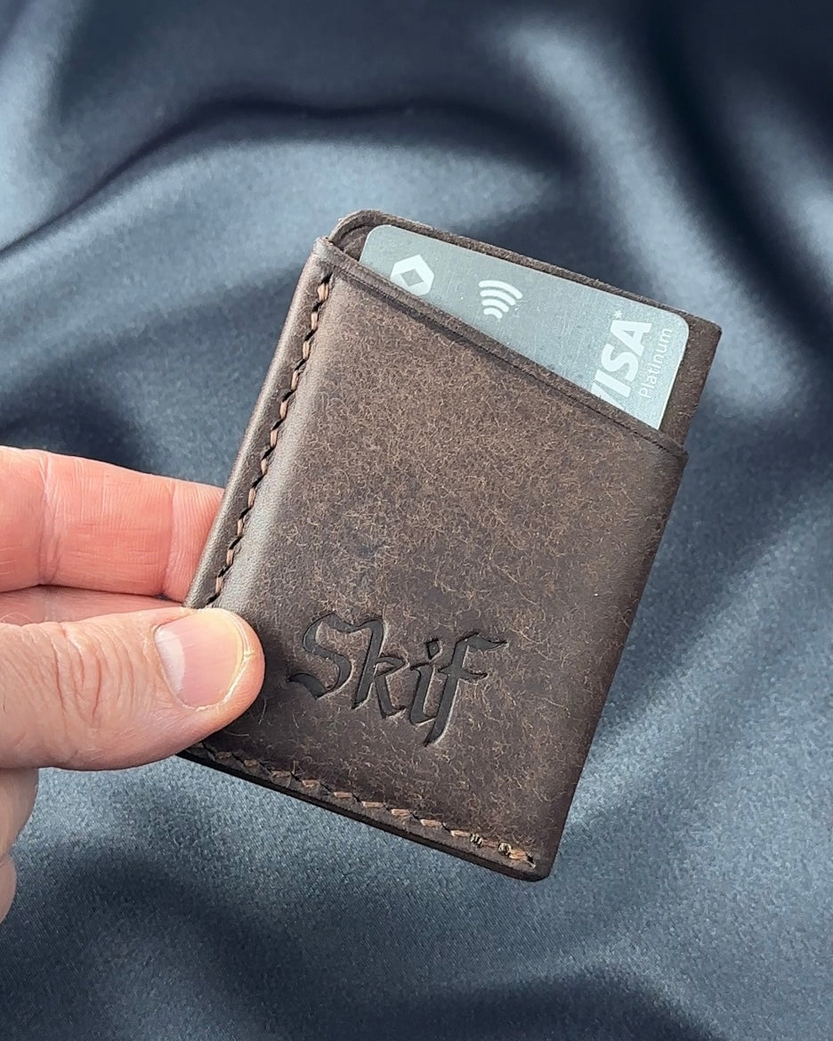 leather card holder card slot with card inserted SOLO model