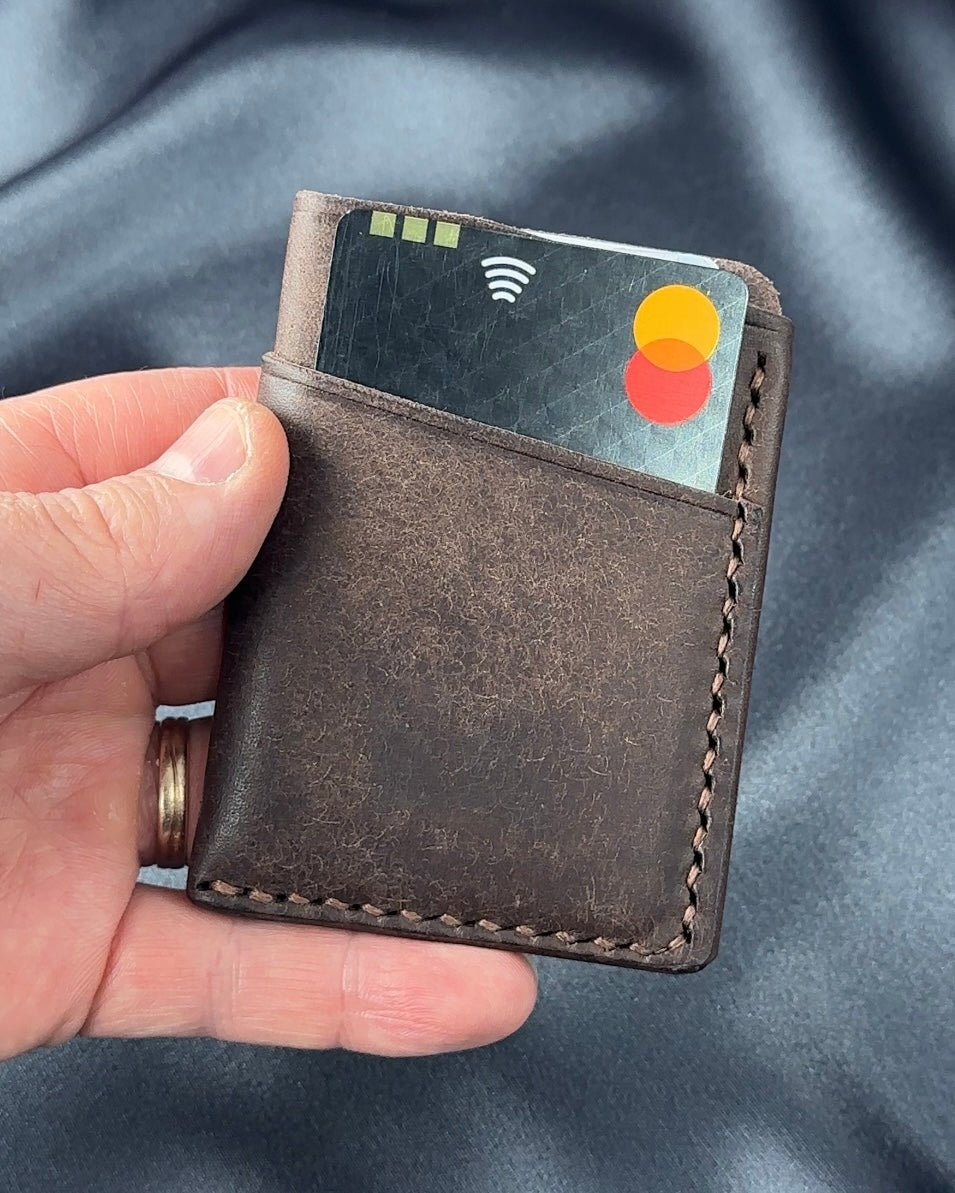 leather card holder back side card slot detail SOLO model