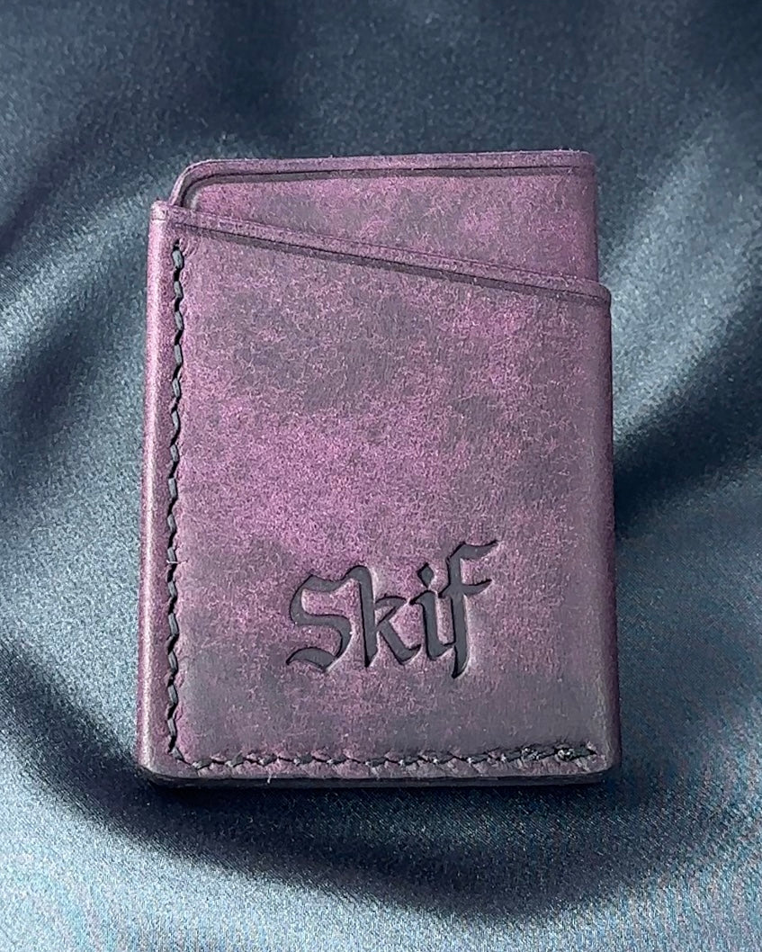 leather card holder exterior logo detail SOLO mode