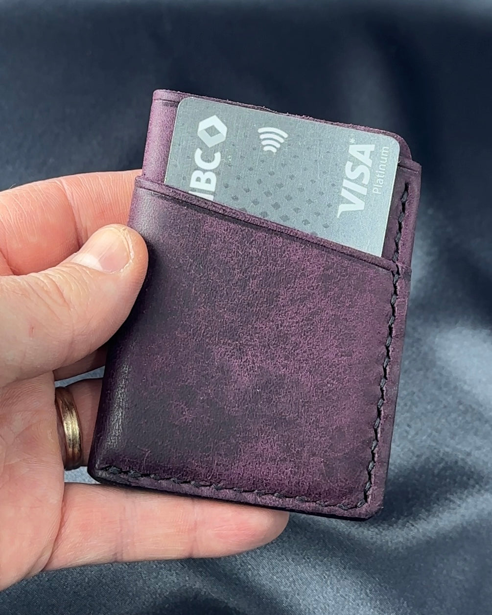 leather card holder back side card slot detail SOLO model