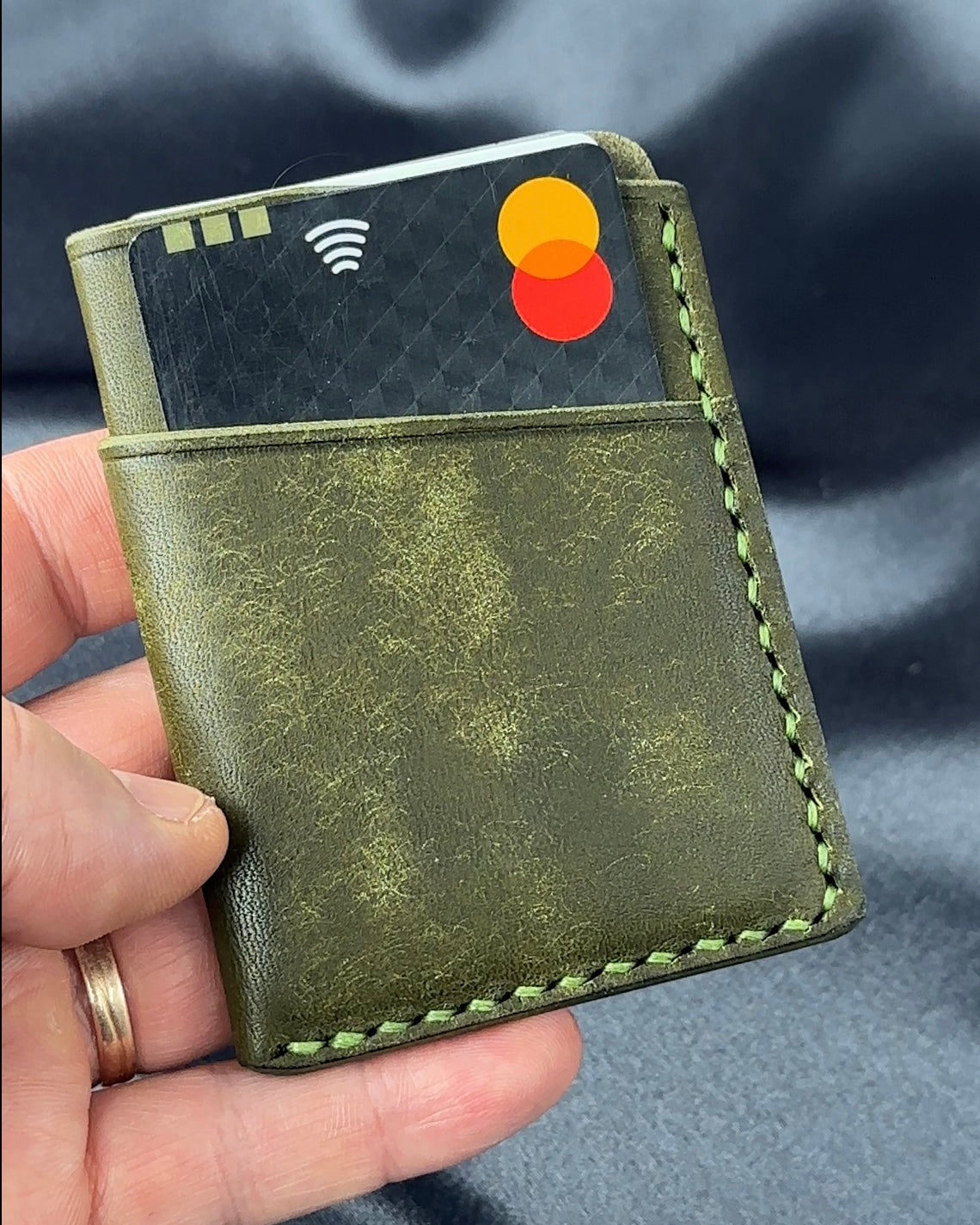 leather card holder back side card slot detail SOLO model