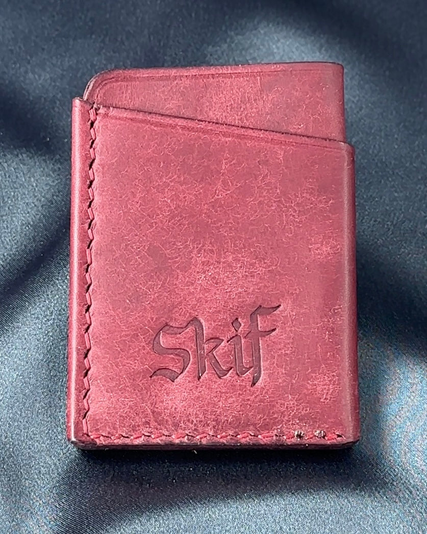 leather card holder exterior logo detail SOLO mode