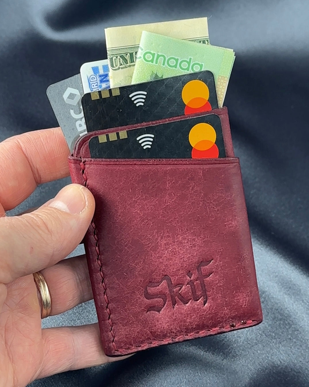 leather card holder multiple cards and cash capacity SOLO model