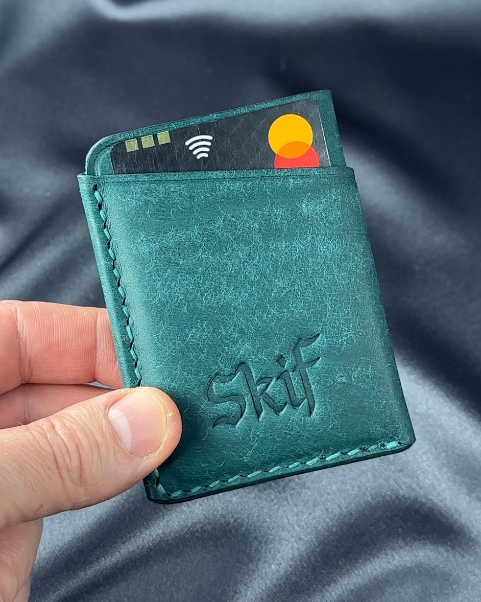 leather card holder card slot with card inserted SOLO model