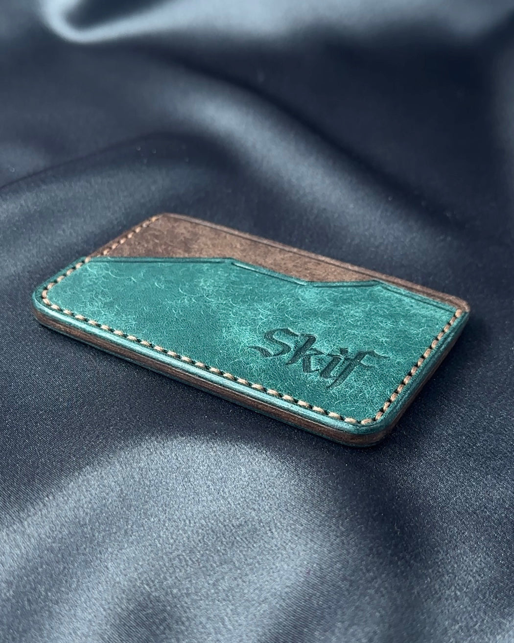 leather card holder angled design front view EDGE model