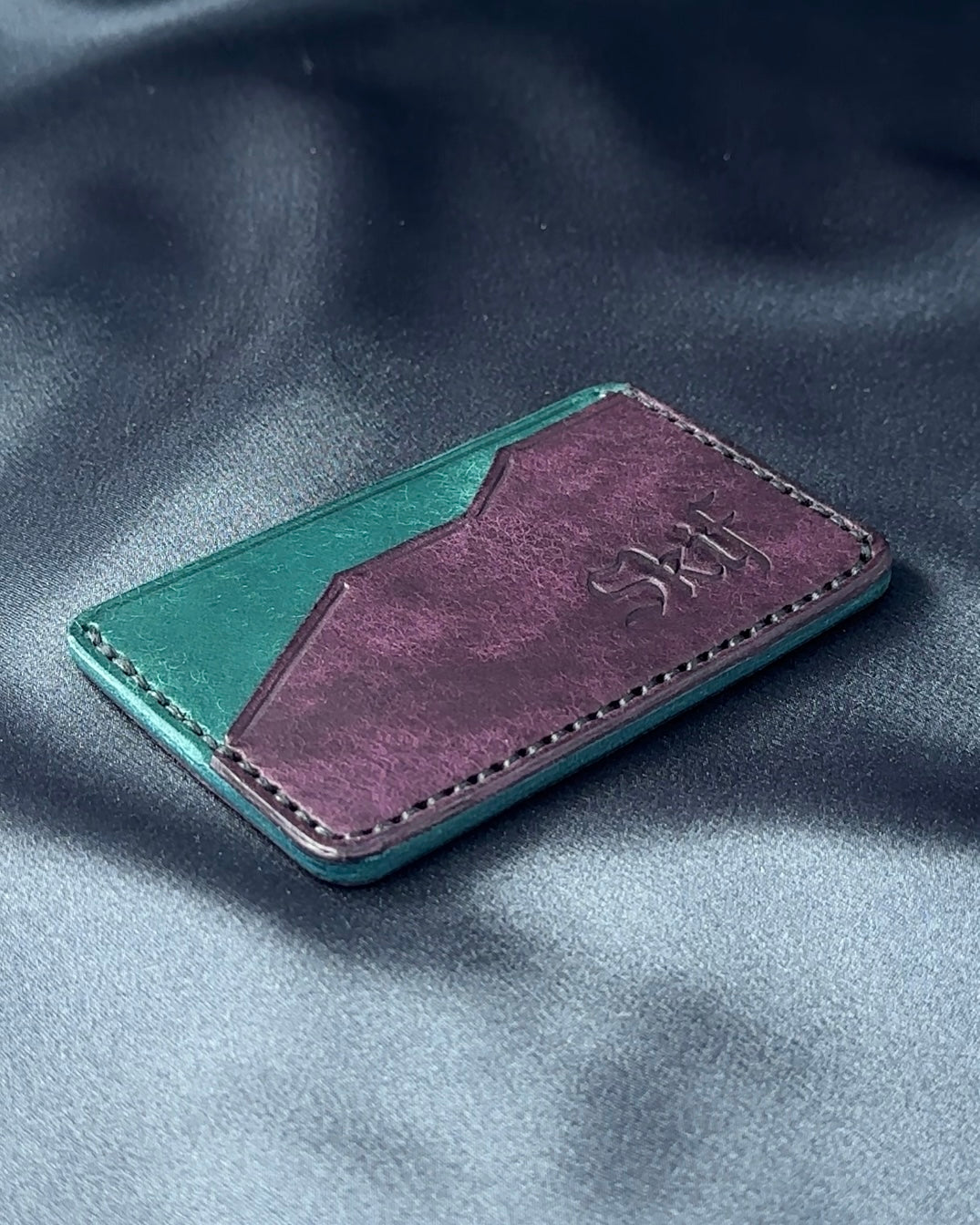 leather card holder angled design front view EDGE model