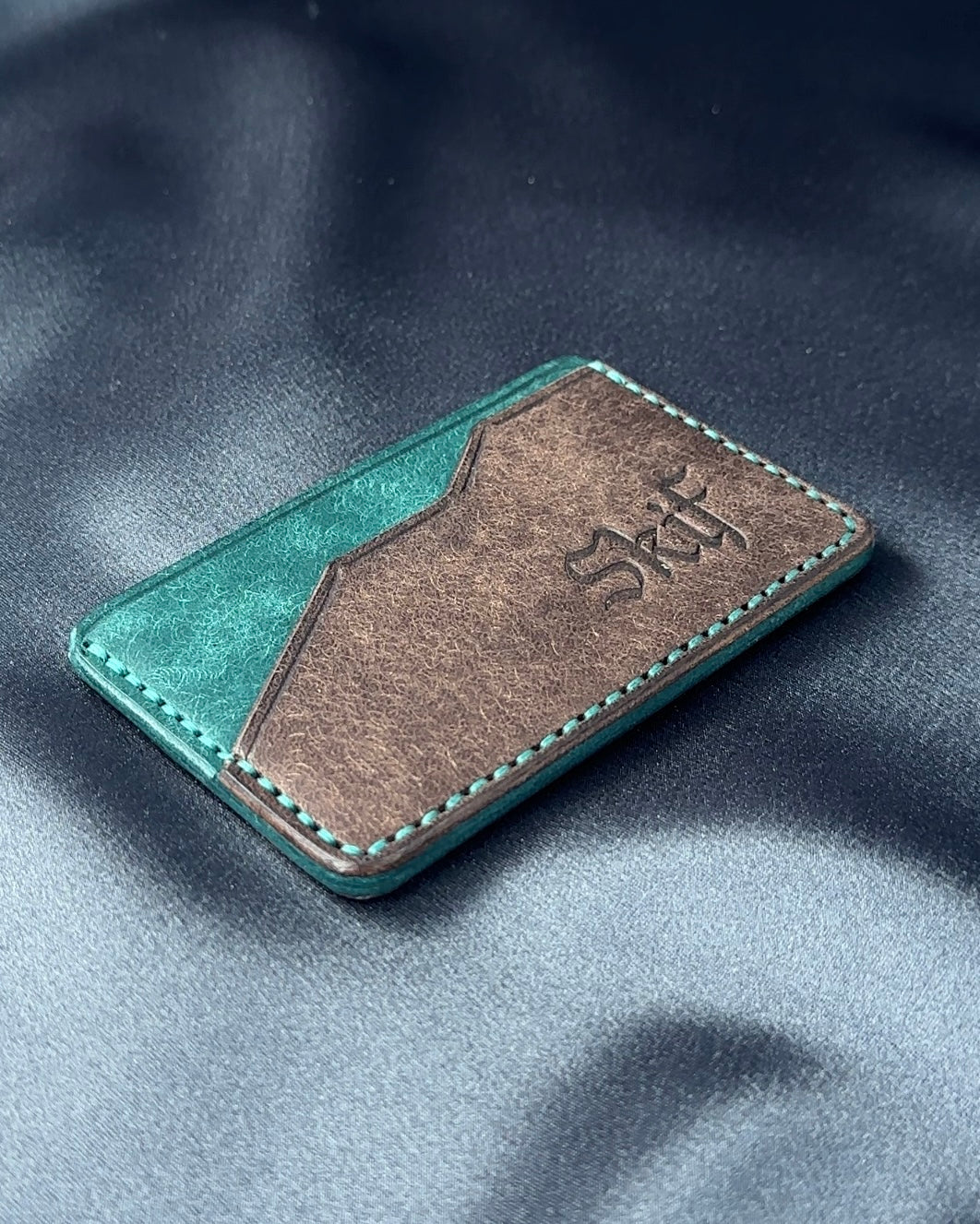 leather card holder angled design front view EDGE model