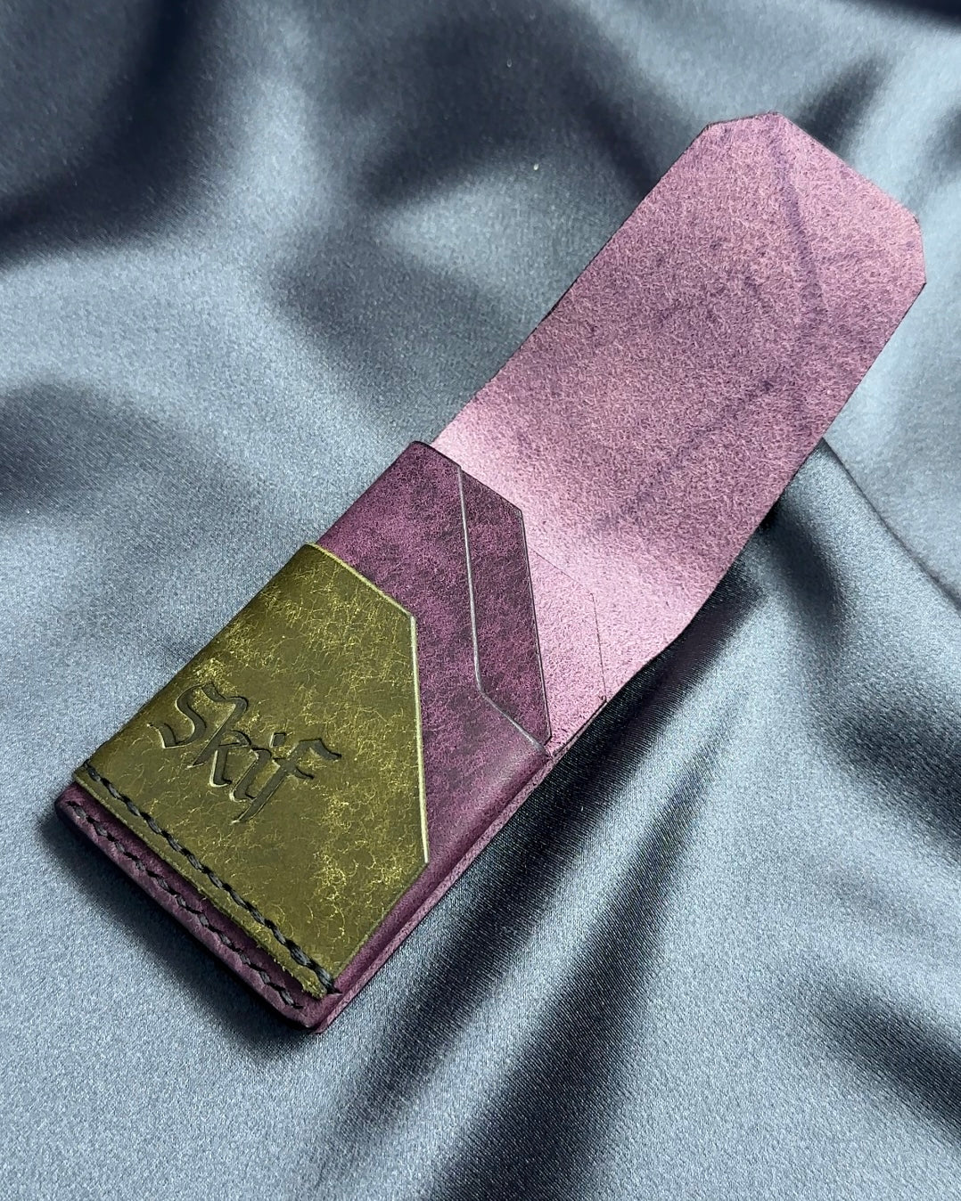 minimalist leather card holder with cards and cash capacity view SHIFT model