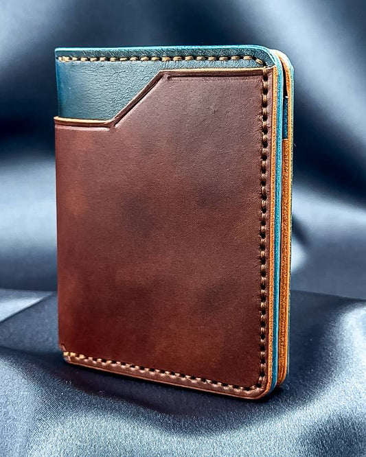 vertical bifold leather wallet exterior front view VERTEX model