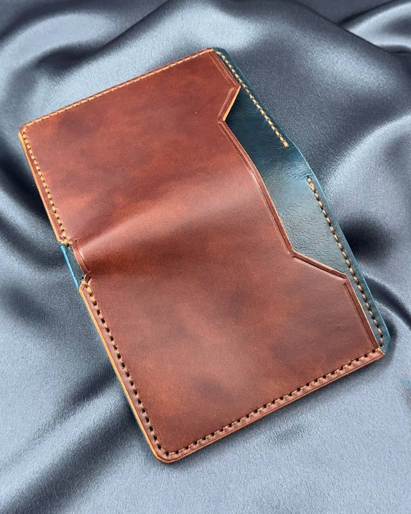 vertical bifold leather wallet exterior open layout VERTEX model