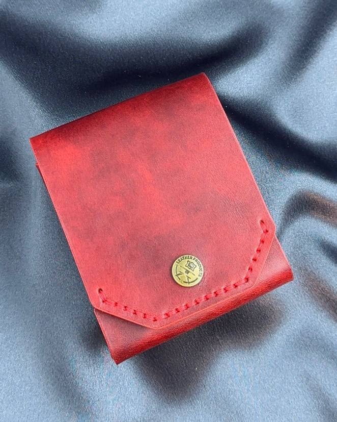 compact leather wallet closed front view ATLAS model
