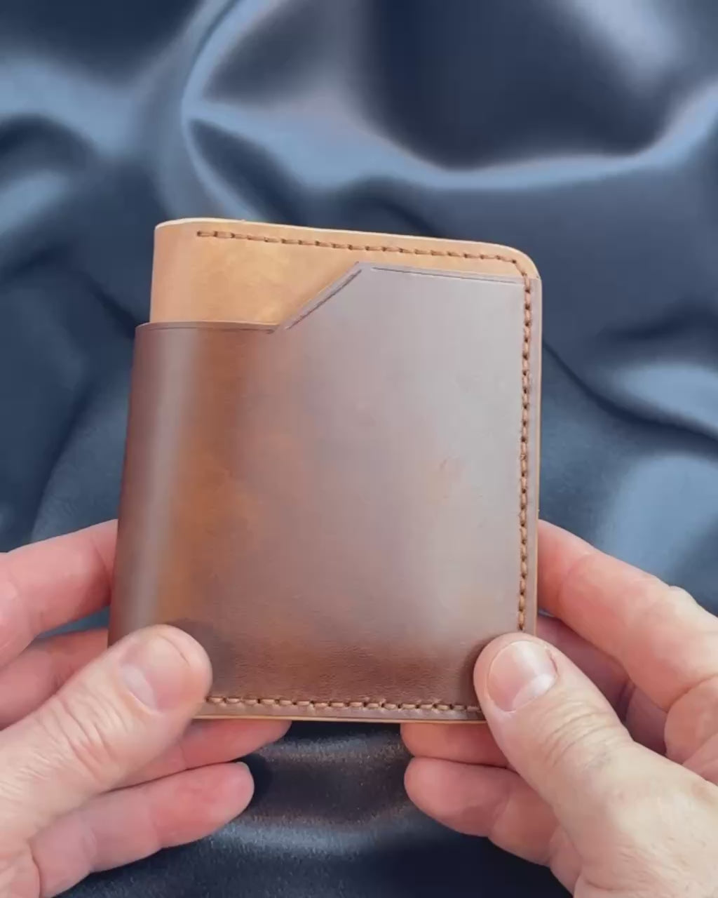 vertical bifold leather wallet video preview VERTEX model